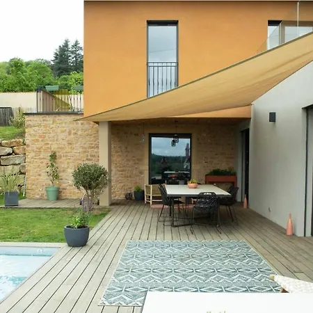 Avec Piscine Et Vue Admirable Sur La Nature *